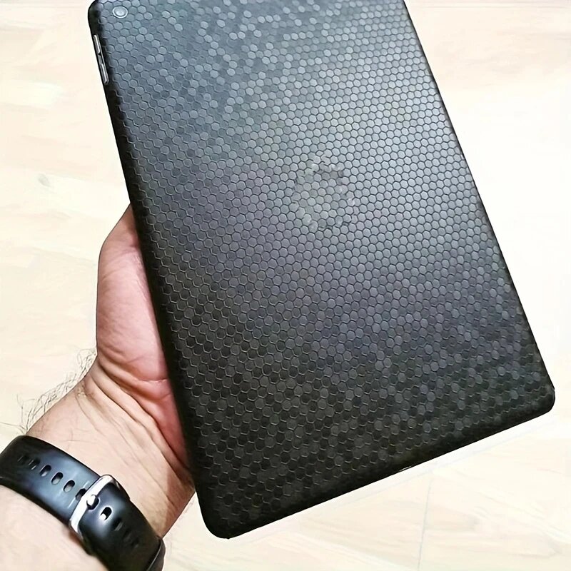Folie auto decorativa Premium Honeycomb Black, model hexagonal 3D, autoadeziva, rezistenta UV, dimensiune 150 x 100cm